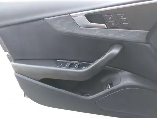 Audi A4 2017 2.0T ultra Premium 4dr Sedan w/Season of Audi selection