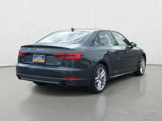 Audi A4 2017 2.0T ultra Premium 4dr Sedan w/Season of Audi selection