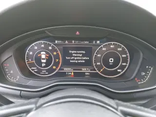 Audi A4 2017 2.0T ultra Premium 4dr Sedan w/Season of Audi selection