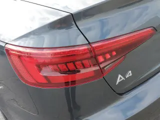 Audi A4 2017 2.0T ultra Premium 4dr Sedan w/Season of Audi selection