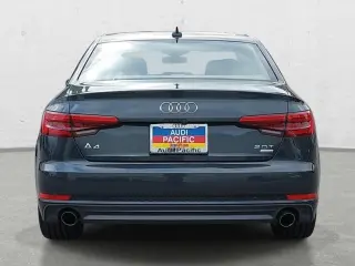 Audi A4 2017 2.0T ultra Premium 4dr Sedan w/Season of Audi selection
