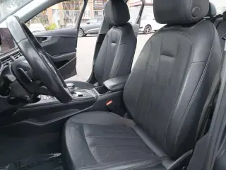 Audi A4 2017 2.0T ultra Premium 4dr Sedan w/Season of Audi selection