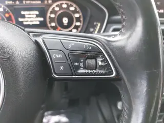 Audi A4 2017 2.0T ultra Premium 4dr Sedan w/Season of Audi selection