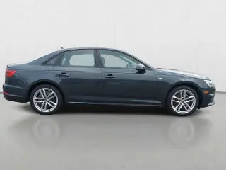 Audi A4 2017 2.0T ultra Premium 4dr Sedan w/Season of Audi selection