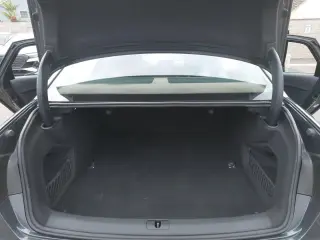 Audi A4 2017 2.0T ultra Premium 4dr Sedan w/Season of Audi selection