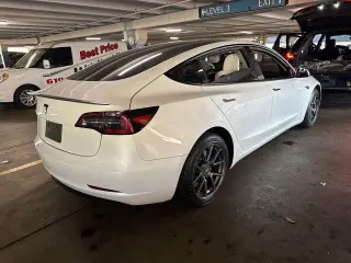Tesla Model 3 2022 4dr Sedan