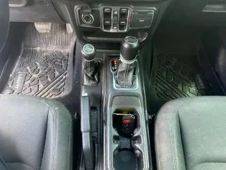 Jeep Wrangler Unlimited 2020 4x4 Sahara 4dr SUV