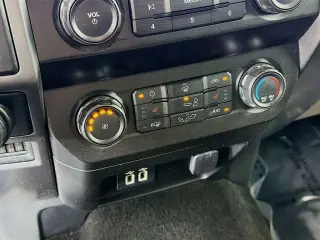 Ford F-150 2019 4x4 XLT 4dr SuperCrew 5.5 ft. SB