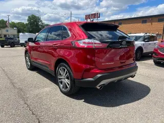 Ford Edge 2023 AWD Titanium 4dr Crossover