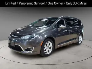 Chrysler Pacifica 2020 Limited Red S 4dr Mini-Van
