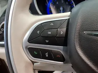 Chrysler Pacifica 2020 Limited Red S 4dr Mini-Van