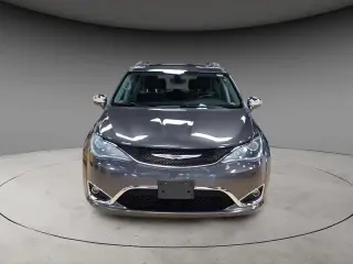 Chrysler Pacifica 2020 Limited Red S 4dr Mini-Van
