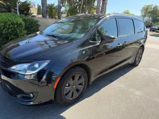 Chrysler Pacifica Hybrid 2019 Limited 35th Anniversary 4dr Mini-Van