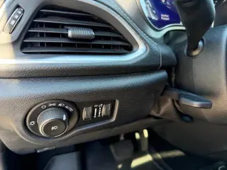 Chrysler Pacifica Hybrid 2019 Limited 35th Anniversary 4dr Mini-Van