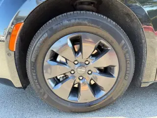 Chrysler Pacifica Hybrid 2019 Limited 35th Anniversary 4dr Mini-Van