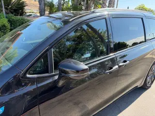 Chrysler Pacifica Hybrid 2019 Limited 35th Anniversary 4dr Mini-Van