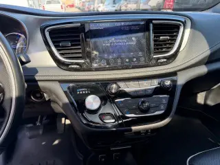 Chrysler Pacifica Hybrid 2019 Limited 35th Anniversary 4dr Mini-Van