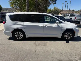 Chrysler Pacifica Hybrid 2022 Touring L 4dr Mini-Van