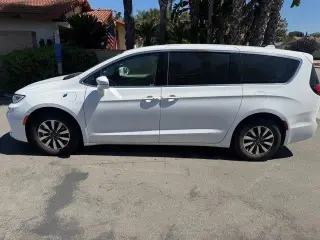 Chrysler Pacifica Hybrid 2022 Touring L 4dr Mini-Van