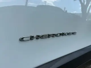 Jeep Cherokee 2021 Latitude Lux 4dr SUV
