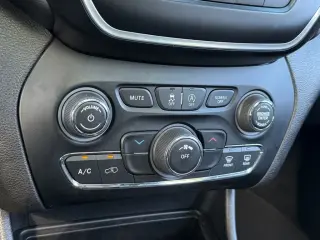 Jeep Cherokee 2021 Latitude Lux 4dr SUV