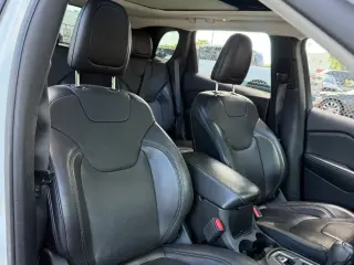 Jeep Cherokee 2021 Latitude Lux 4dr SUV