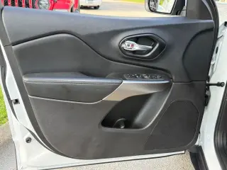 Jeep Cherokee 2021 Latitude Lux 4dr SUV