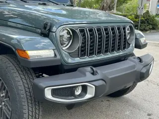 Jeep Gladiator 2025 4x4 Sport 4dr Crew Cab 5.0 ft. SB