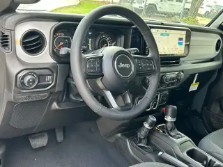 Jeep Gladiator 2025 4x4 Sport 4dr Crew Cab 5.0 ft. SB