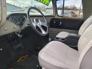 1957 Chevrolet 6400 Truck