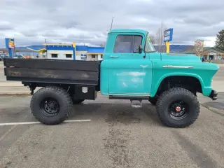 1957 Chevrolet 6400 Truck