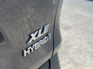 Toyota RAV4 Hybrid 2023 AWD XLE Premium 4dr SUV