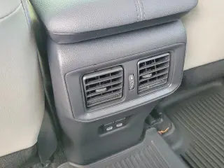 Toyota RAV4 Hybrid 2023 AWD XLE Premium 4dr SUV