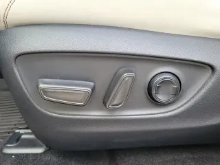 Toyota RAV4 Hybrid 2023 AWD XLE Premium 4dr SUV