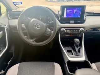 Toyota RAV4 2025 XLE 4dr SUV