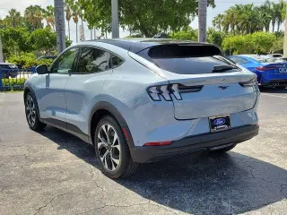 Ford Mustang Mach-E 2024 Select 4dr SUV
