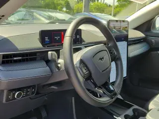 Ford Mustang Mach-E 2024 Select 4dr SUV