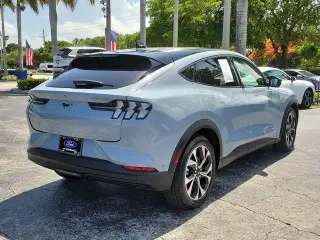 Ford Mustang Mach-E 2024 Select 4dr SUV