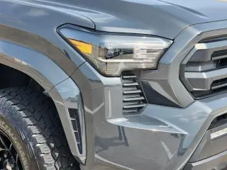 Toyota Tacoma 2025 4x4 SR5 4dr Double Cab 5.0 ft SB