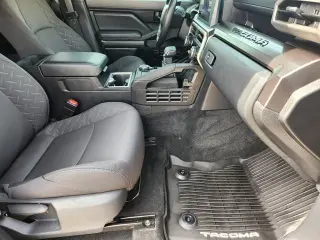 Toyota Tacoma 2025 4x4 SR5 4dr Double Cab 5.0 ft SB