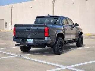 Toyota Tacoma 2025 4x4 SR5 4dr Double Cab 5.0 ft SB