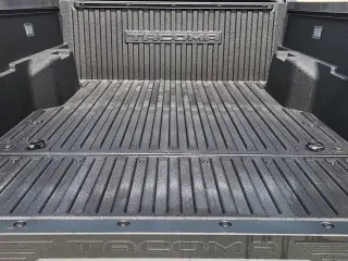 Toyota Tacoma 2025 4x4 SR5 4dr Double Cab 5.0 ft SB
