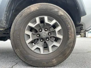 Toyota Tacoma 2022 4x4 SR V6 4dr Double Cab 5.0 ft SB