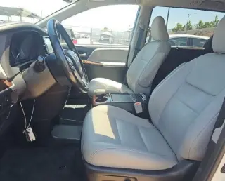 Toyota Sienna 2018 XLE 7-Passenger Auto Access Seat 4dr Mini-Van