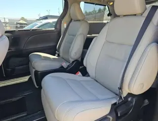 Toyota Sienna 2018 XLE 7-Passenger Auto Access Seat 4dr Mini-Van
