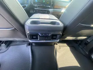 Chevrolet Silverado 1500 2023 4x4 High Country 4dr Crew Cab 5.8 ft. SB