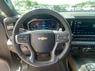Chevrolet Silverado 1500 2023 4x4 High Country 4dr Crew Cab 5.8 ft. SB