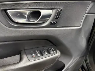 Volvo XC60 2023 AWD B5 Ultimate Bright Theme 4dr SUV