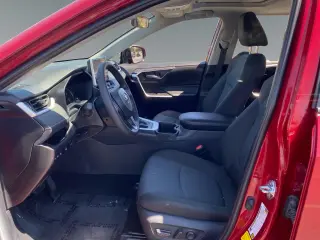 Toyota RAV4 2025 XLE 4dr SUV