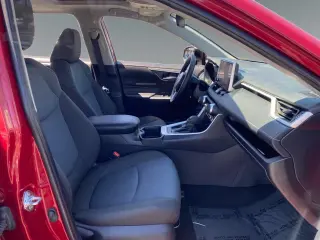 Toyota RAV4 2025 XLE 4dr SUV